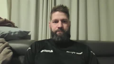 bubblebee1982 online show from 15, 1, 2025