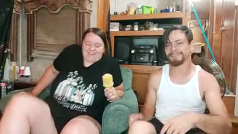 Snapshot of bubblebutt417 chatting on 21, 6, 2026 Max candi online show from 21, 6, 2026