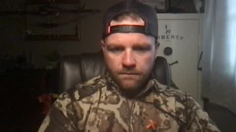 Snapshot of buckwild69204 chatting on 11, 1, 2025 buckwild69204 online show from 11, 1, 2025