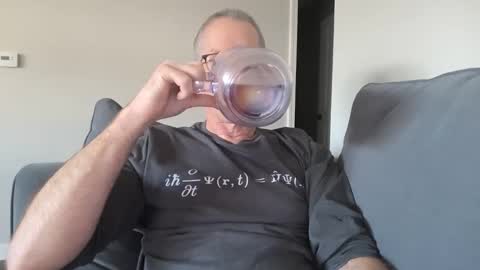 Snapshot of budman004 chatting on 1, 11, 2025 budman004 online show from 1, 11, 2025