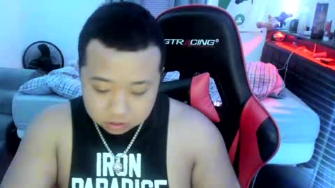 buffsexyman24 online show from 10, 3, 2025