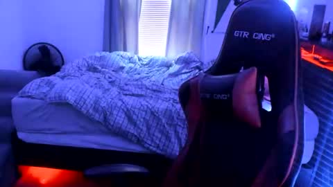 buffsexyman24 online show from 10, 3, 2025