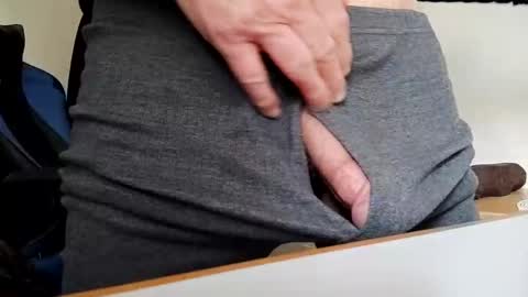 Snapshot of bulkyboners chatting on 2, 2, 2025 ejaculation for 250 online show from 2, 2, 2025