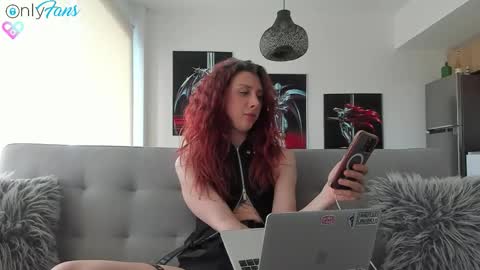 Snapshot of bumbum_kalibum chatting on 25, 10, 2025 Ivan online show from 25, 10, 2025