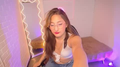 Snapshot of bunni_tay chatting on 7, 10, 2025 Bunni online show from 7, 10, 2025