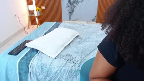 Rossi Hill online show from 1, 4, 2026