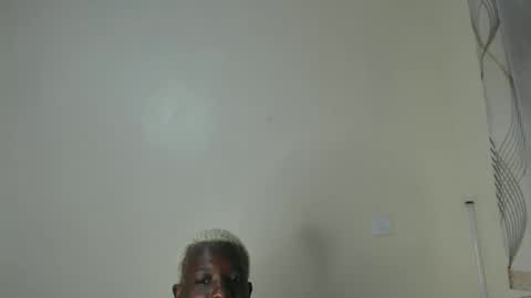 Snapshot of bunny_bliss4 chatting on 21, 10, 2025 Bunny Bliss online show from 21, 10, 2025