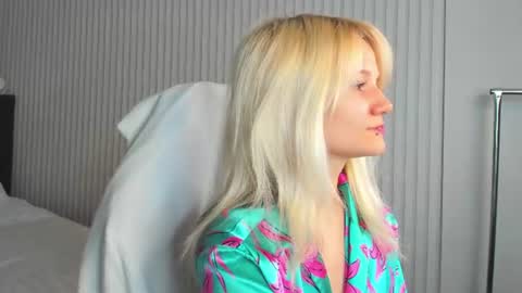 Snapshot of bunny_elsy chatting on 1, 7, 2026 Elsy online show from 1, 7, 2026