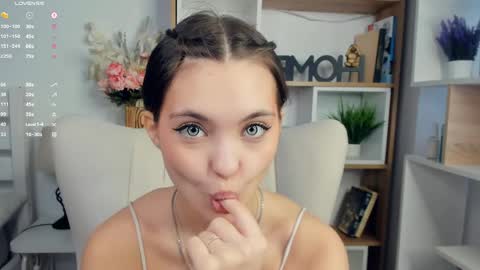Snapshot of bunny_nova chatting on 5, 5, 2026 Aria online show from 5, 5, 2026