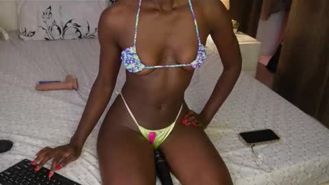 QUEEN independent model online show from 22, 3, 2026