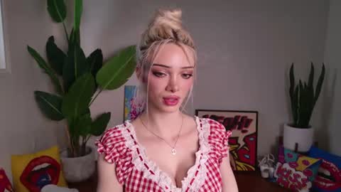 Snapshot of bunnydollstella chatting on 21, 7, 2026 Stella online show from 21, 7, 2026