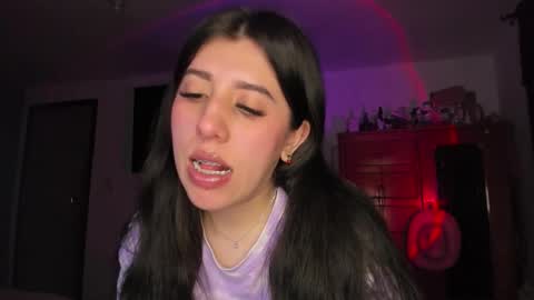 Snapshot of bunnyy09 chatting on 28, 10, 2025 Jess online show from 28, 10, 2025