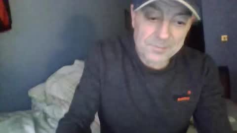 Snapshot of burnleyguy1977 chatting on 5, 4, 2026 burnleyguy1977 online show from 5, 4, 2026