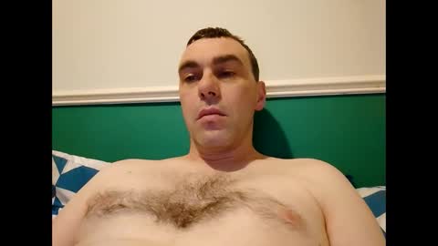 Snapshot of burtz909 chatting on 14, 12, 2025 burtz909 online show from 14, 12, 2025