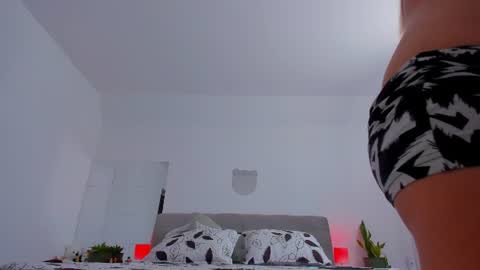 Snapshot of bush_woman chatting on 28, 6, 2026 Larisa online show from 28, 6, 2026
