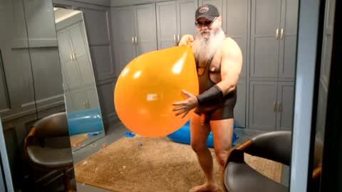 Snapshot of busterballoonguy chatting on 17, 7, 2026 Daddy-B online show from 17, 7, 2026