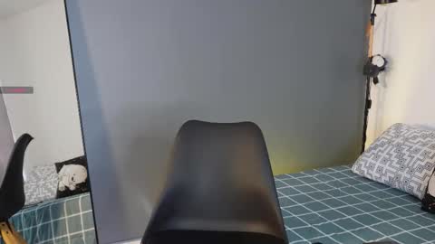 Buster independent model online show from 5, 10, 2025