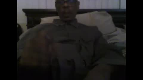 Busturgutzgd1 online show from 4, 2, 2025