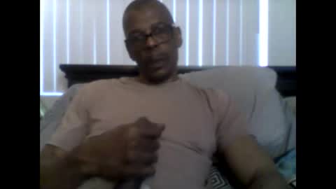 Busturgutzgd1 online show from 22, 2, 2025