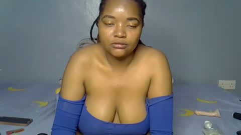 Snapshot of busty_kenzi chatting on 7, 6, 2026 busty kenzi online show from 7, 6, 2026