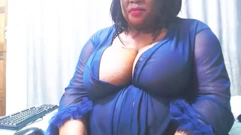 bustymaturestepmum online show from 29, 5, 2026