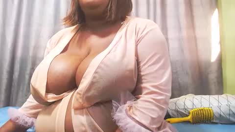 bustymaturestepmum online show from 1, 6, 2026