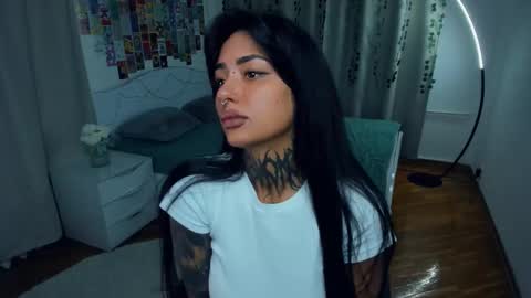 Snapshot of butter_f1y chatting on 25, 10, 2025 Sabrina online show from 25, 10, 2025