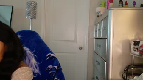 butterfly booty online show from 6, 4, 2026