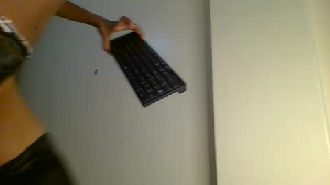 Snapshot of buttter_cup chatting on 24, 9, 2025 Claudia online show from 24, 9, 2025