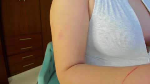 Snapshot of buunnyyhot chatting on 16, 2, 2025 Rosse online show from 16, 2, 2025