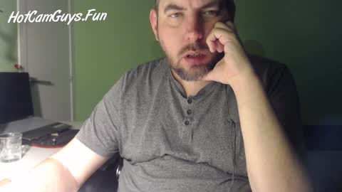 Snapshot of bux404 chatting on 22, 11, 2025 Pete online show from 22, 11, 2025