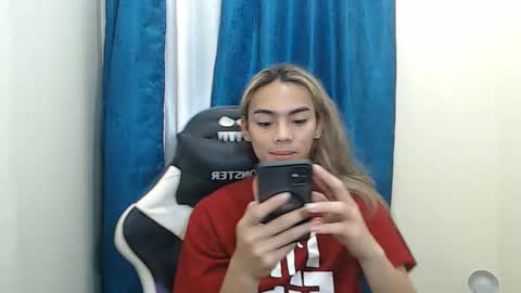 Snapshot of caitessa_bellemoir chatting on 26, 3, 2026 caitessa_bellemoir online show from 26, 3, 2026