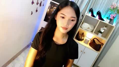 Snapshot of caitlin_x chatting on 25, 10, 2025 caitlin online show from 25, 10, 2025