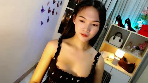 Snapshot of caitlin_x chatting on 25, 4, 2026 caitlin online show from 25, 4, 2026