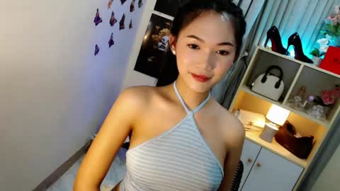 Snapshot of caitlin_x chatting on 25, 4, 2026 caitlin online show from 25, 4, 2026