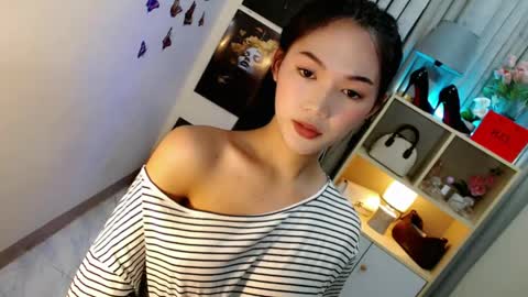 Snapshot of caitlin_x chatting on 1, 5, 2026 caitlin online show from 1, 5, 2026