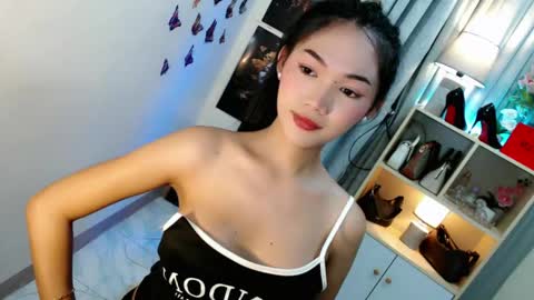 Snapshot of caitlin_x chatting on 18, 5, 2026 caitlin online show from 18, 5, 2026