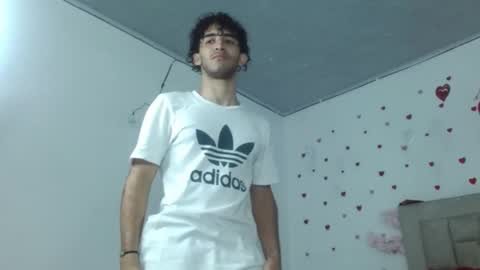 Snapshot of caius_fox chatting on 3, 3, 2026 caius online show from 3, 3, 2026