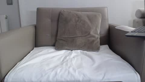 callme_kim online show from 10, 3, 2026