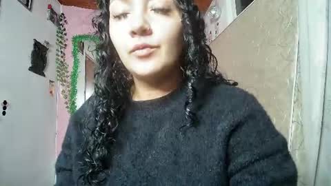 Snapshot of callme_lolas chatting on 6, 7, 2026 paula online show from 6, 7, 2026