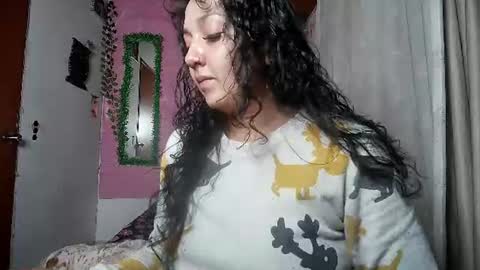 Snapshot of callme_lolas chatting on 15, 7, 2026 paula online show from 15, 7, 2026