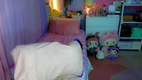 Snapshot of callme_mia chatting on 19, 2, 2026 Mia online show from 19, 2, 2026