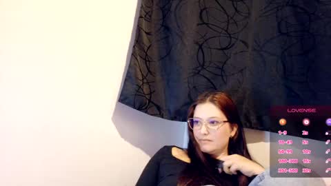 Snapshot of callme_vicky chatting on 13, 5, 2026 ViCtOriA online show from 13, 5, 2026