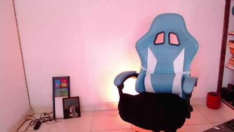 Snapshot of callmebluee chatting on 25, 4, 2026 callmebluee online show from 25, 4, 2026