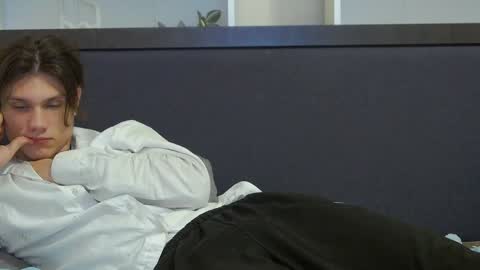 Snapshot of calvin_cay chatting on 6, 1, 2025 Calvin online show from 6, 1, 2025