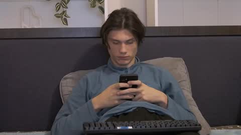 Snapshot of calvin_cay chatting on 12, 1, 2025 Calvin online show from 12, 1, 2025