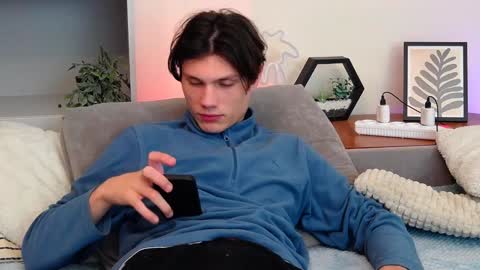 Snapshot of calvin_cay chatting on 18, 1, 2025 Calvin online show from 18, 1, 2025