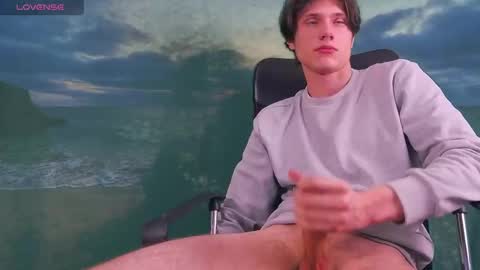 Snapshot of calvin_cay chatting on 6, 3, 2025 Calvin online show from 6, 3, 2025