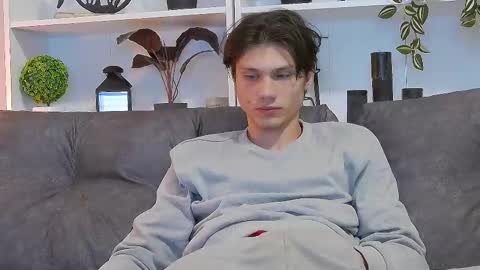 Snapshot of calvin_cay chatting on 12, 3, 2025 Calvin online show from 12, 3, 2025