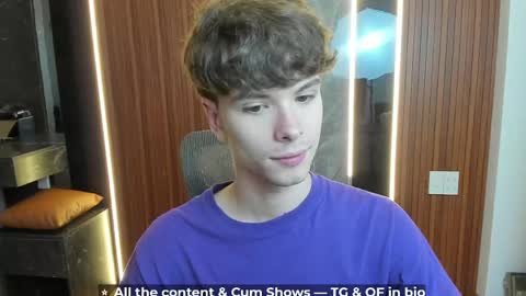 Snapshot of calvin_loves_you chatting on 19, 4, 2026 Hey I am Calvin online show from 19, 4, 2026